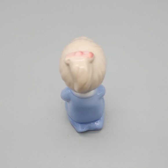 Vintage Praying Little Girl Blue Nightgown Red Bow Japan Porcelain Figurine - Picture 9 of 14